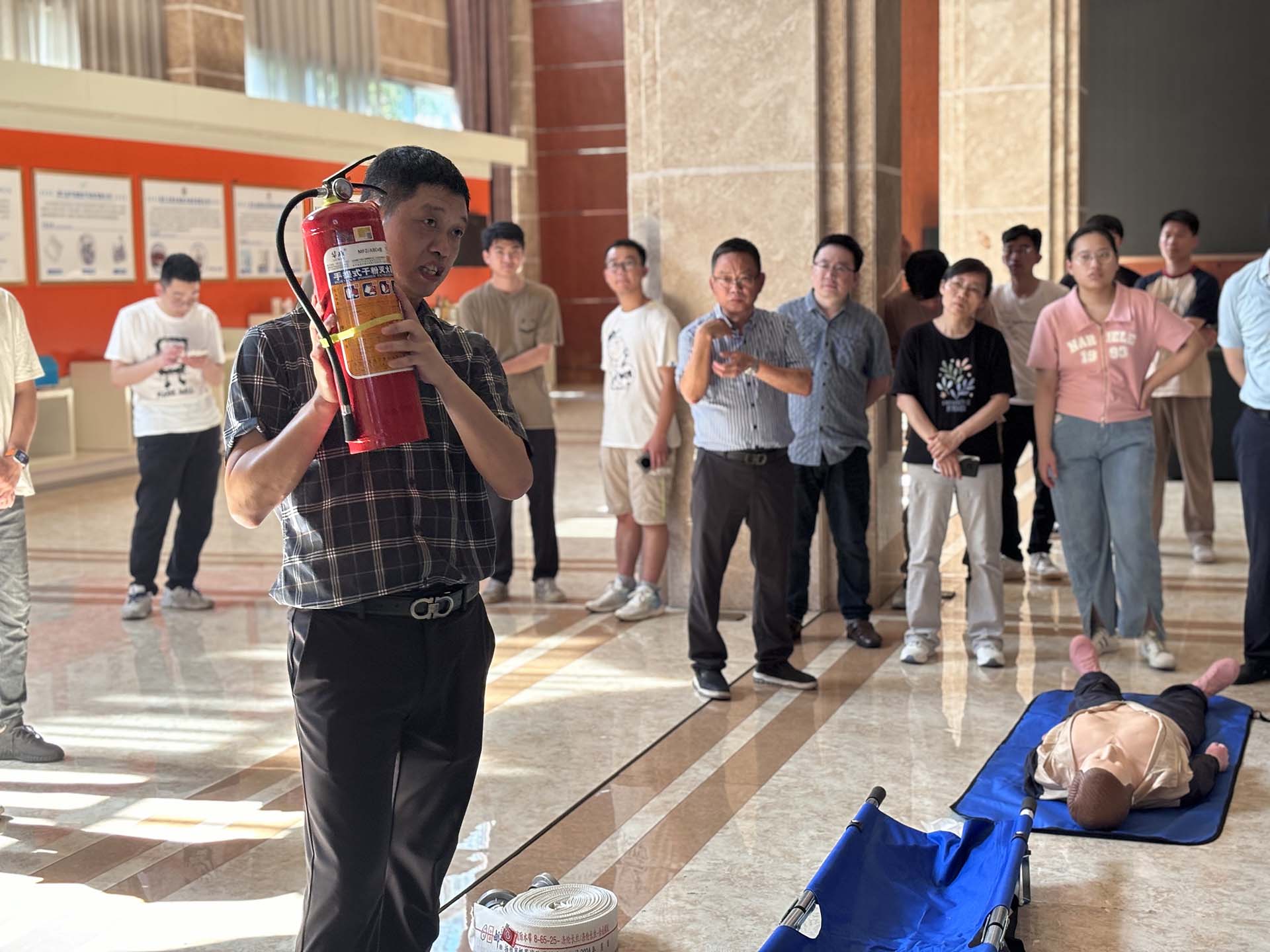 消防安全应急操作与火场逃生技巧讲解3.jpg