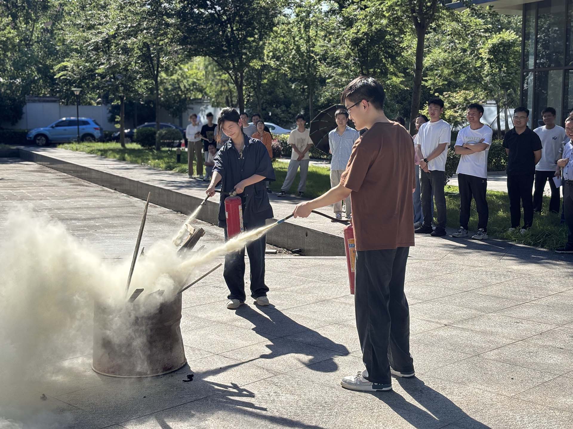 灭火实操演示2.jpg